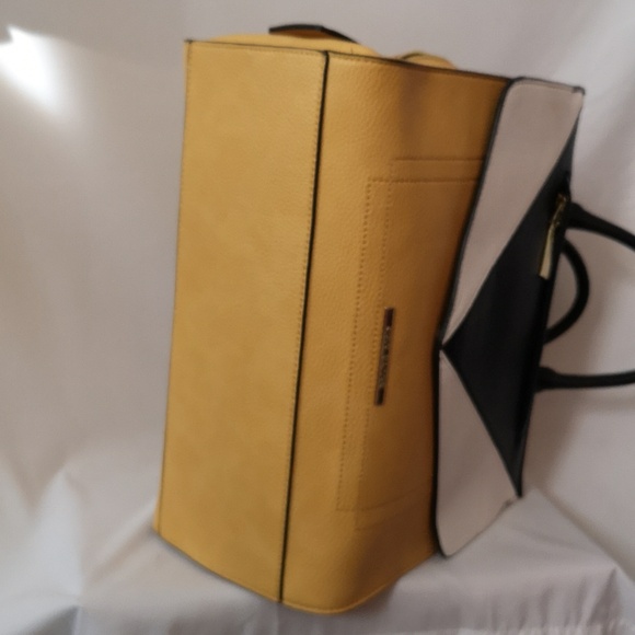 Exceptional NWT Steve Madden Briefcase Style Purse Yellow Black White w/ Strap - Picture 6 of 8